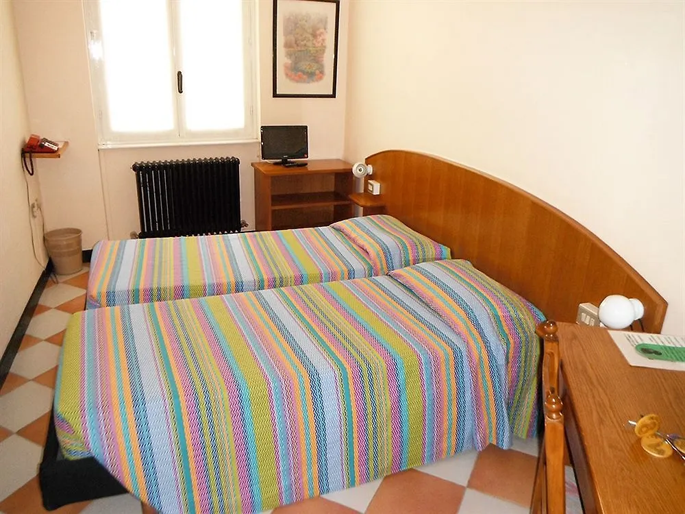 Hotel Montecodeno Varenna 3*,  İtalya