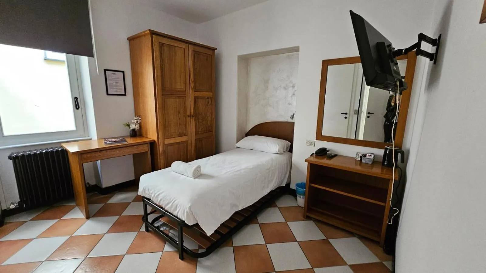 Hotel Montecodeno Varenna 3*,